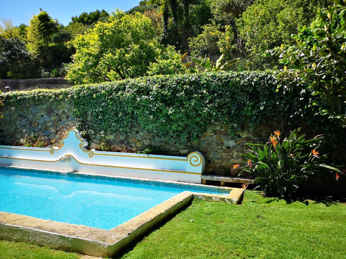アゾイア・コラレス・シントラ Quinta Do Rio Touro Bed & Breakfast エクステリア 写真